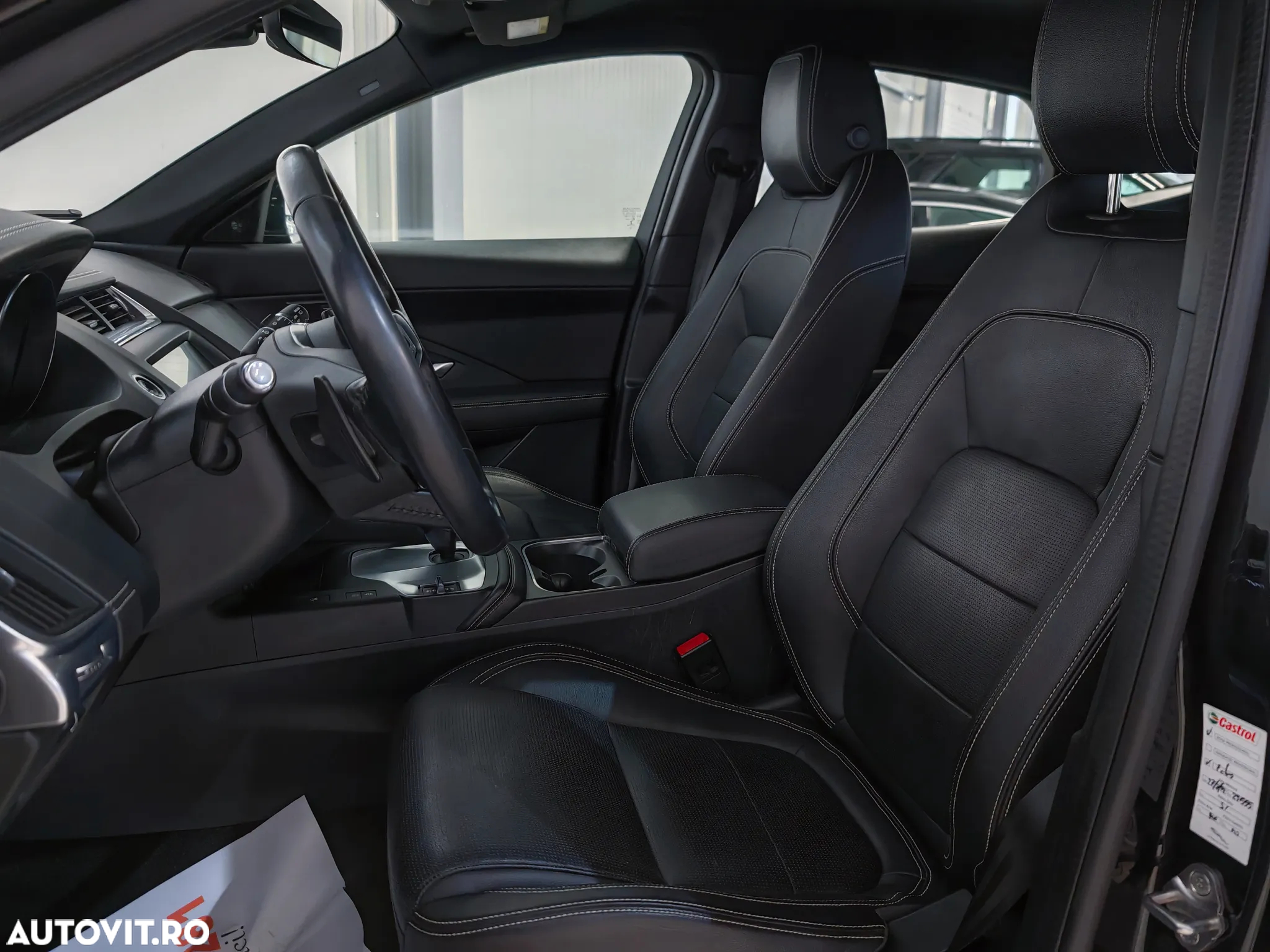 Jaguar E-Pace P200 AWD Aut. R-Dynamic - 8