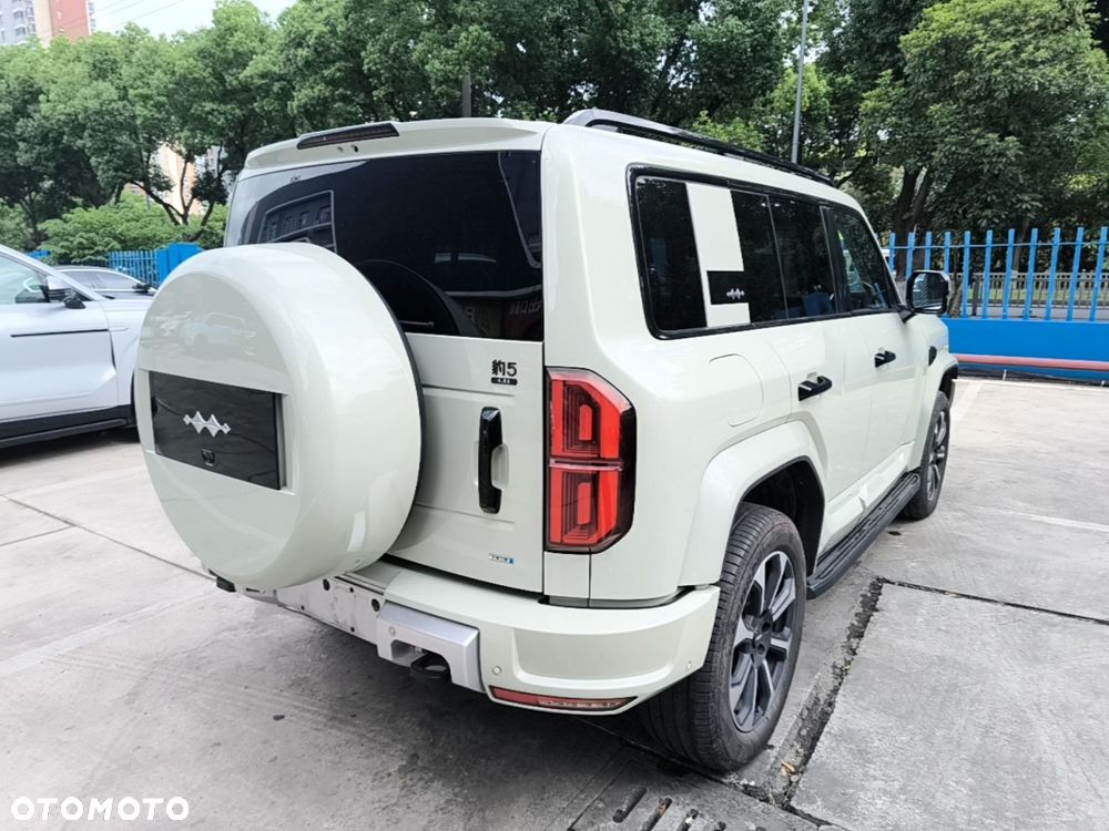 BYD Leopard 5 - 6