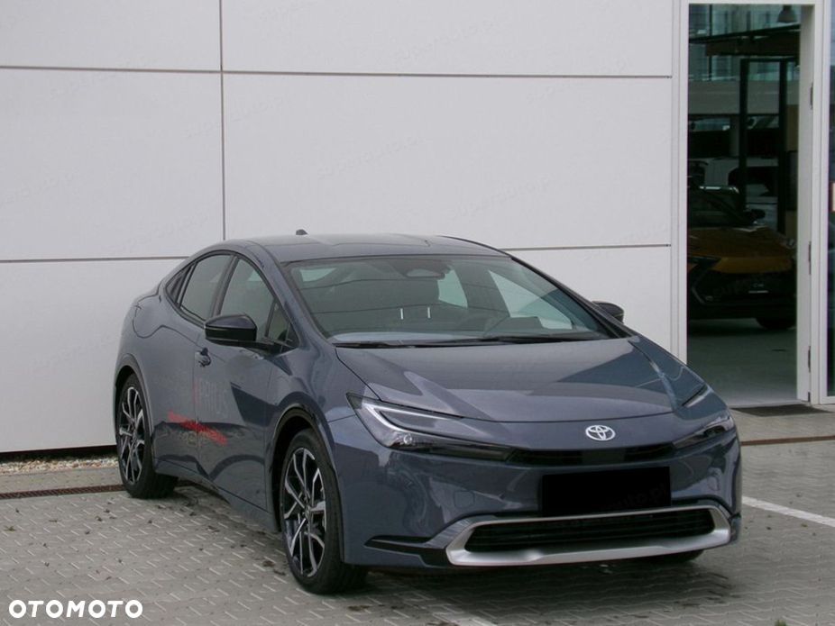 Toyota Prius - 4