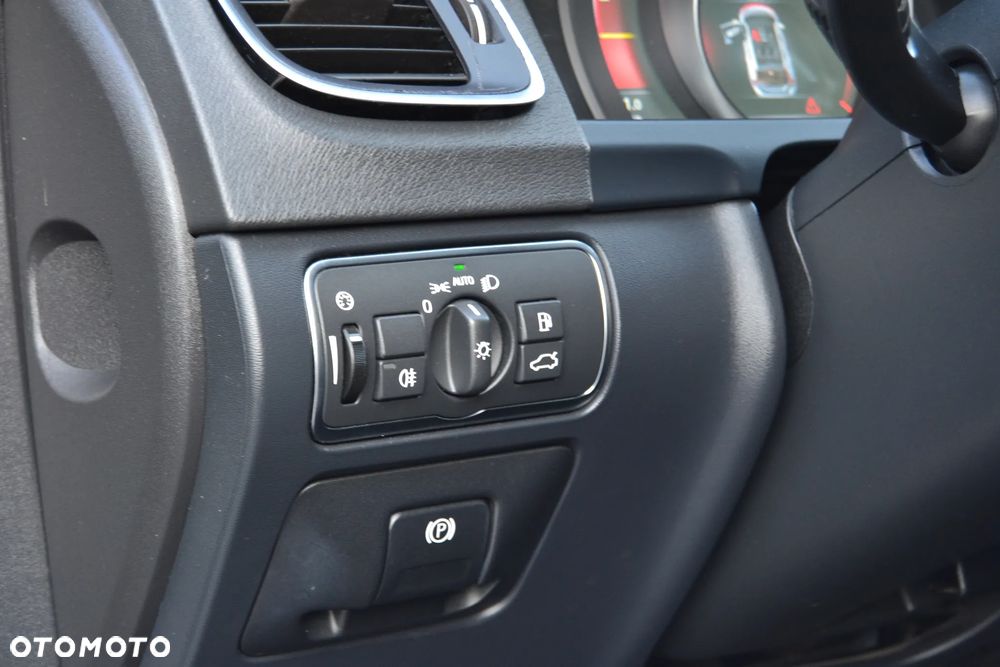 Volvo V60 Cross Country D4 Drive-E Momentum - 30