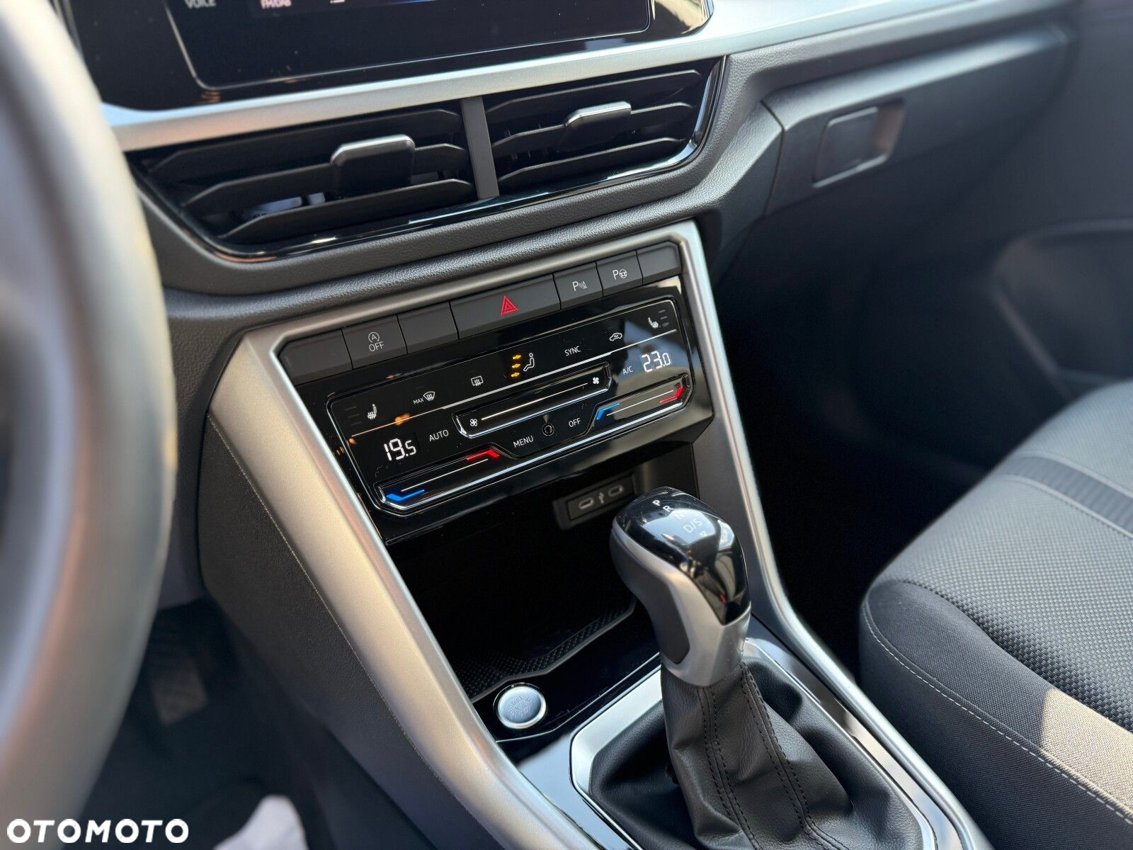 Volkswagen T-Roc 1.5 TSI Life DSG - 21
