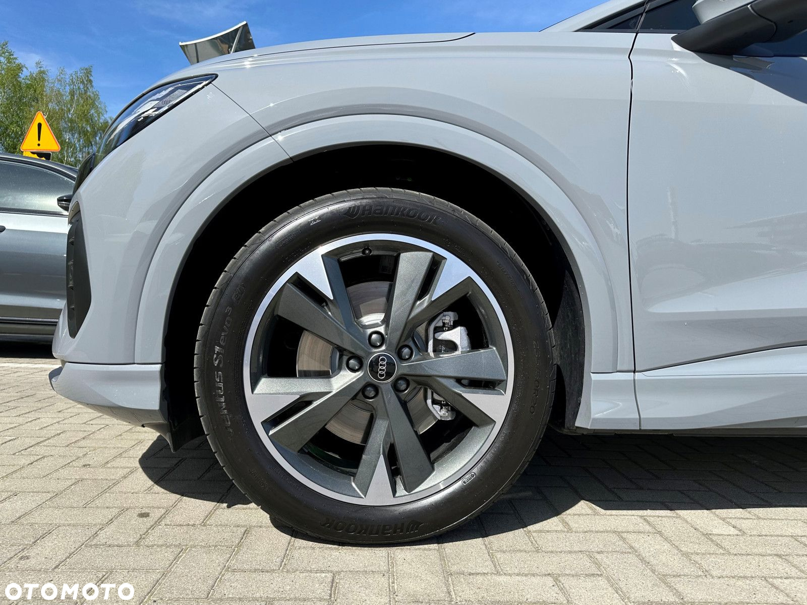 Audi Q4 e-tron - 2
