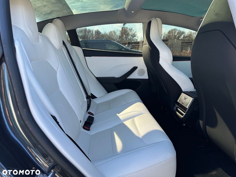 Tesla Model 3 - 14