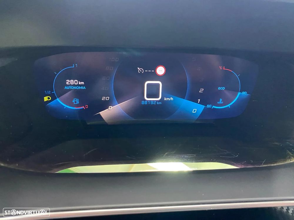 Peugeot 2008 1.2 PureTech Allure Pack - 19