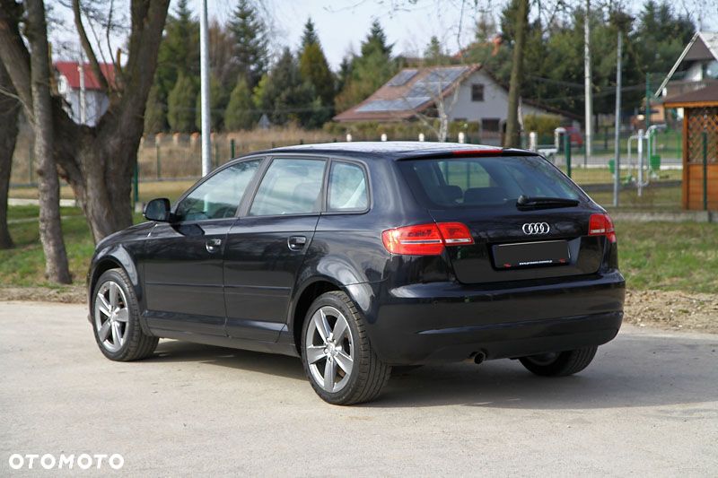 Audi A3 Sportback - 2