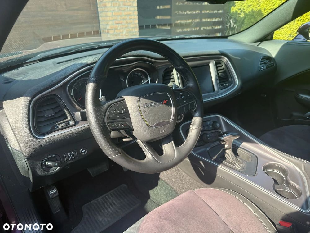 Dodge Challenger 6.4 Scat Pack - 13