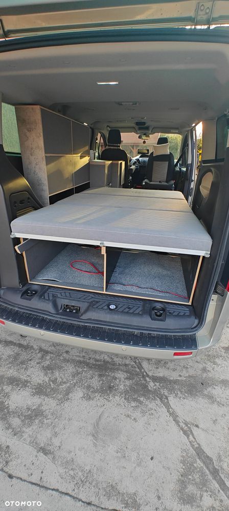 Ford Tourneo Custom - 9