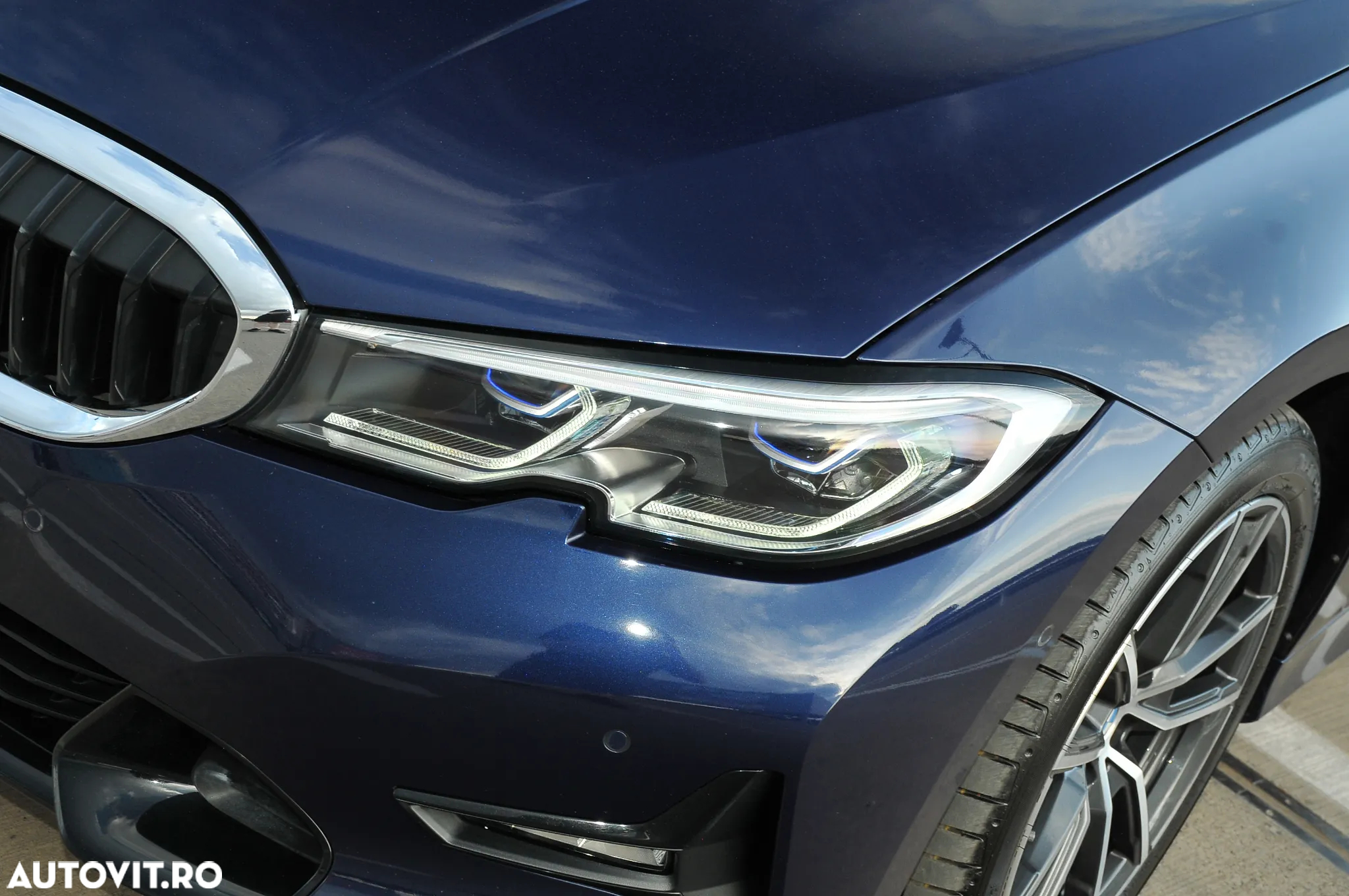 BMW Seria 3 320d xDrive AT - 32