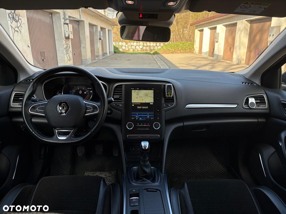 Renault Megane ENERGY TCe 130 Start & Stop Paris Business - 21