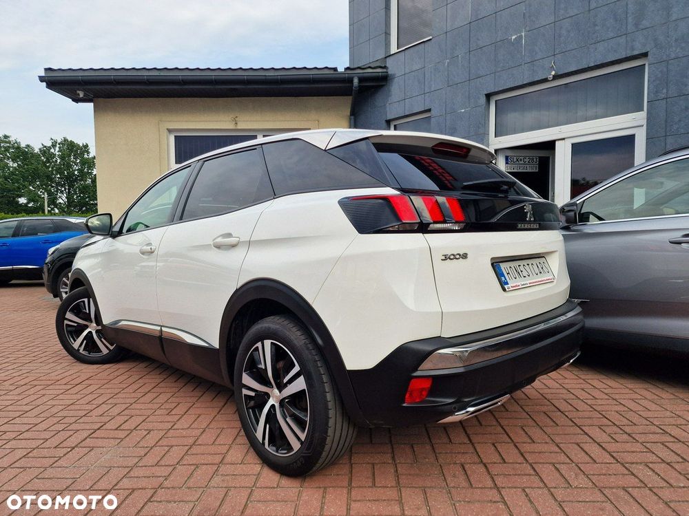 Peugeot 3008 1.2 PureTech Allure S&S - 9