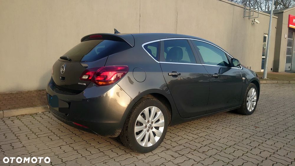 Opel Astra 1.4 Turbo Exklusiv - 2