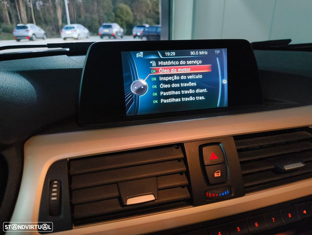 BMW 318 d Touring Aut. - 18