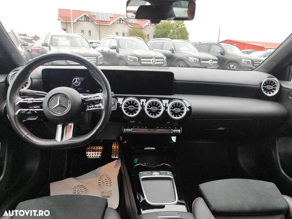 Mercedes-Benz A 220 4MATIC Aut. - 12