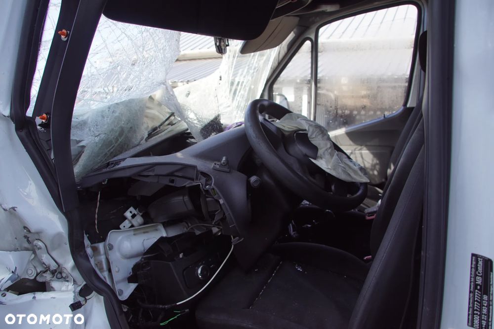 Auto na części - Mercedes Sprinter W907 314 CDI 2.1 CDI 143 KM 651958 711680 9147 2018R Silnik Skrzynia Drzwi Błotnik Szyba Lusterko Lampa Klamka Deska Kokpit Sterownik Moduł Czujnik Licznik Panel Kierownica - 9