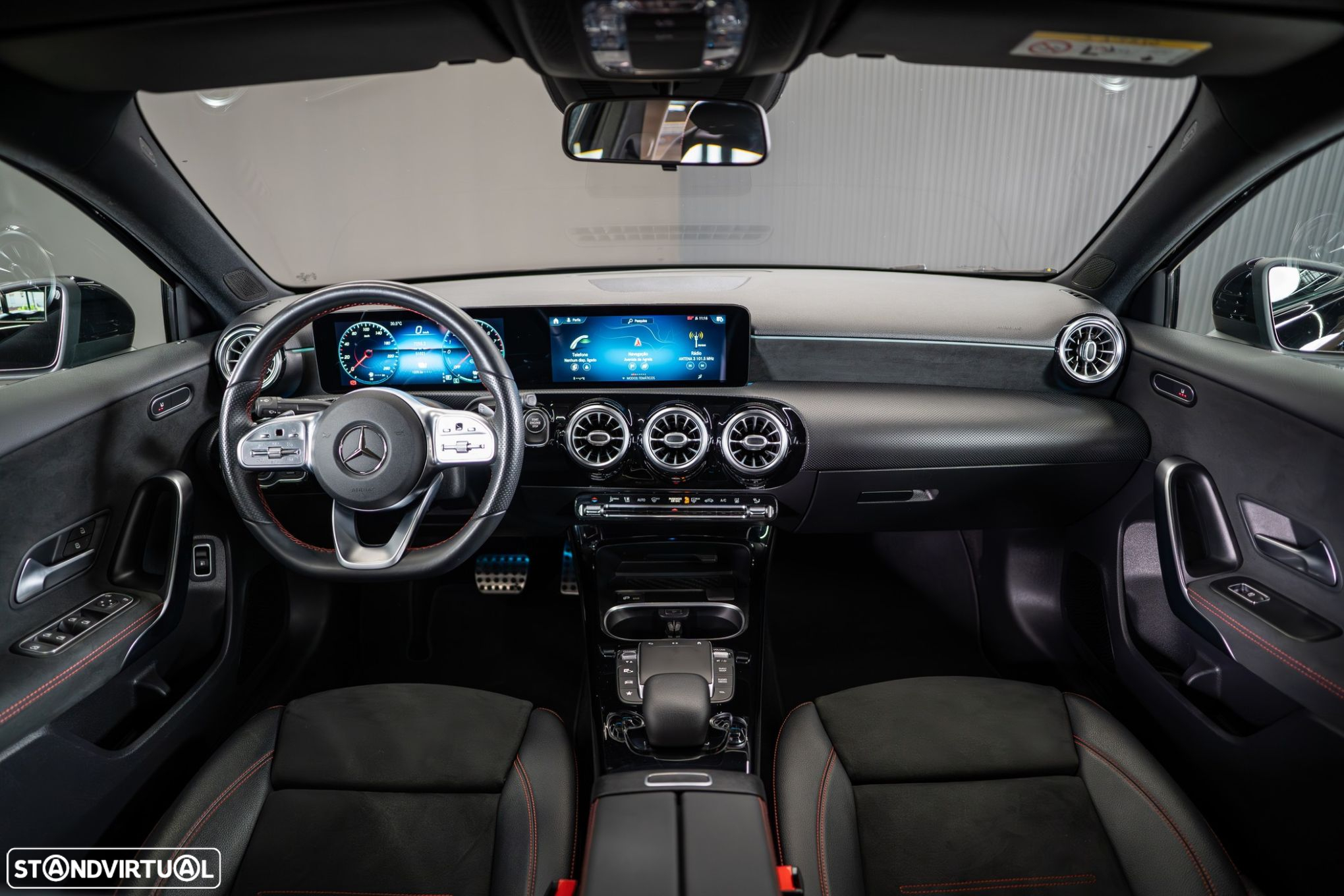 Mercedes-Benz A 250 Limousine e AMG Line - 13
