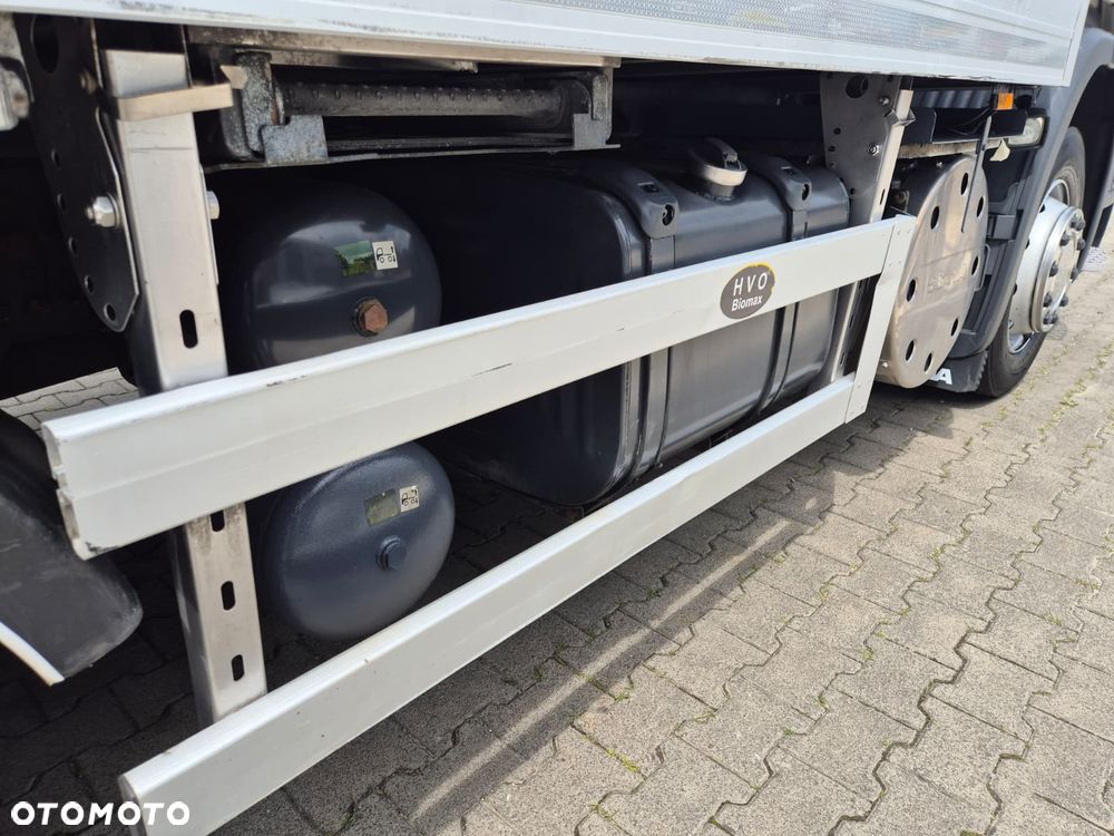 Scania P230 4X2 / KONTENER / OTWIERANY BOK / IDEALNY DO MASZYN I WIERTNIC / WINDA 1500KG / AUTOMAT / BEZWYPADKOWY / 1WŁ. / SERWISOWANY / EURO 5 / DUŻA ŁADOWNOŚĆ / MODEL 14 - 15