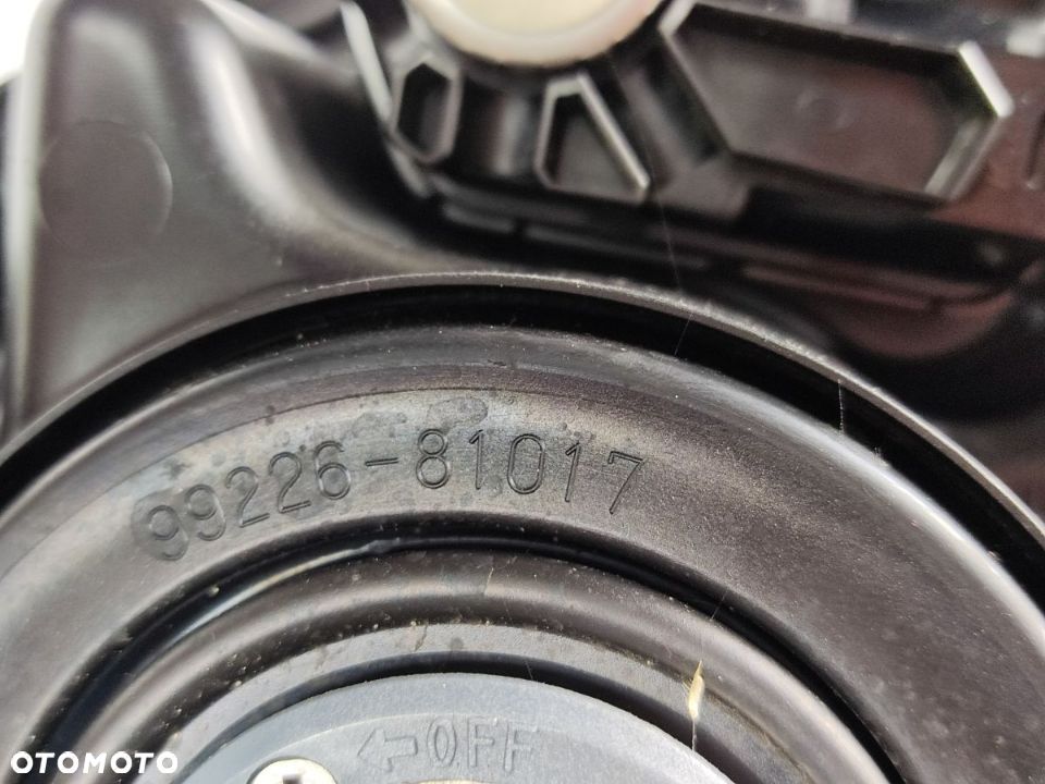 TOYOTA COROLLA E21 SEDAN 19 22r Lampa Przód Prawa i Lewa - 18