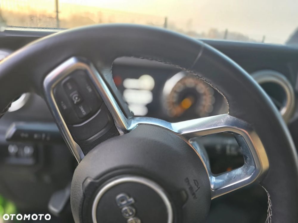 Jeep Wrangler - 23