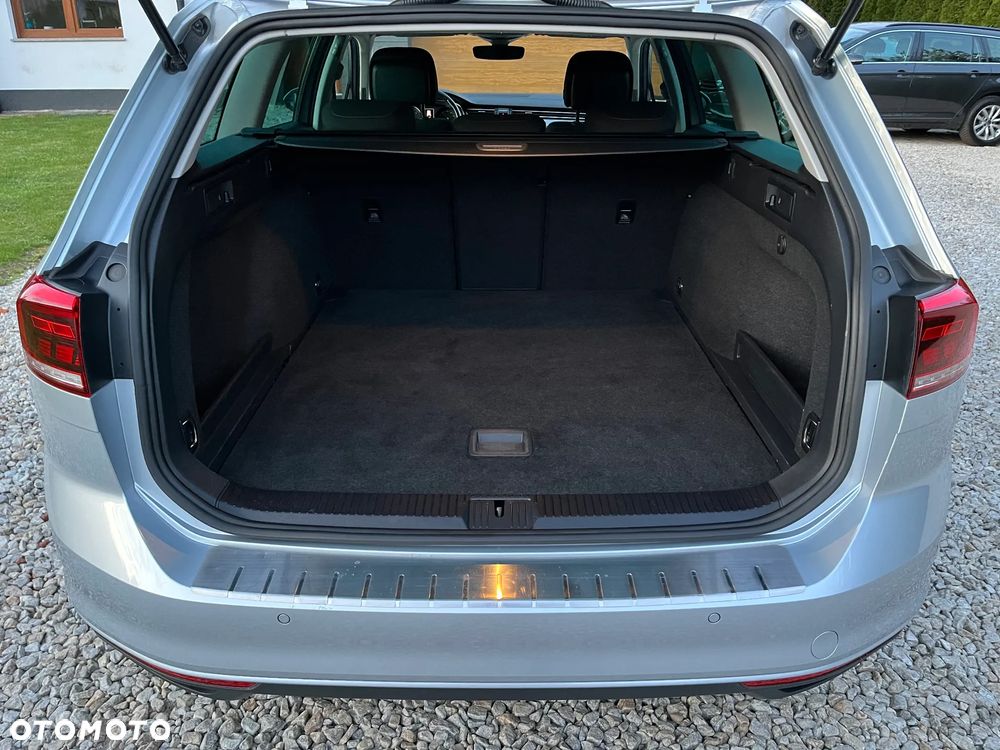 Volkswagen Passat Variant 2.0 TDI EVO Business - 18