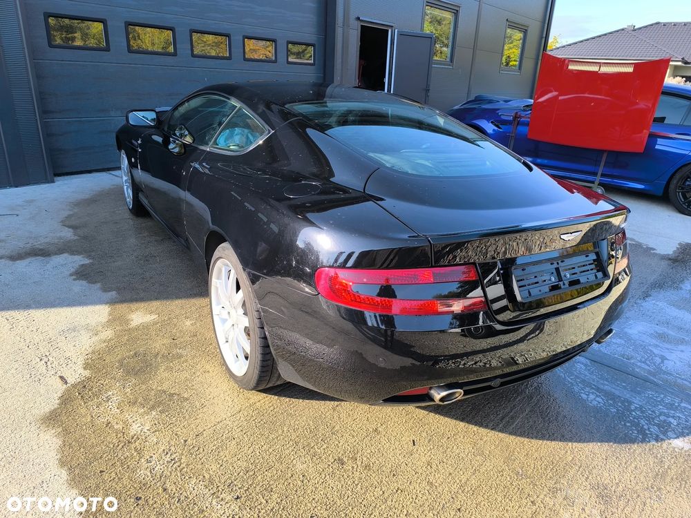 Aston Martin DB9 Standard - 3