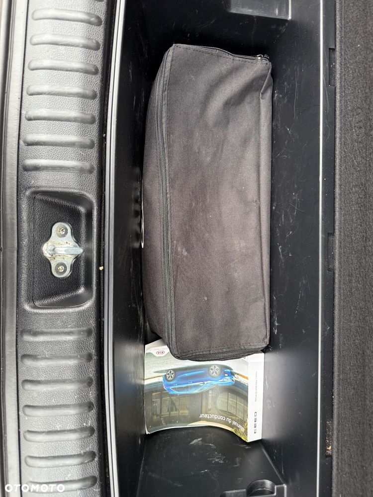 Kia Ceed 1.6 CRDi Edition 7 - 25