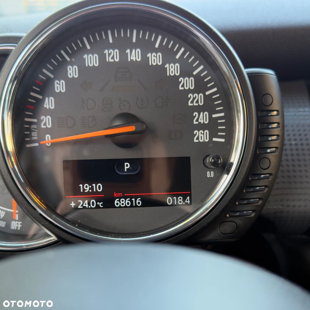 MINI Cooper Standard - 26