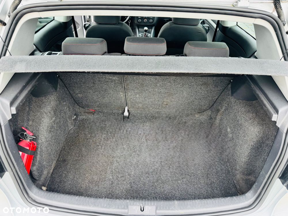 Volkswagen Golf 1.9 TDI DPF GT Sport - 22