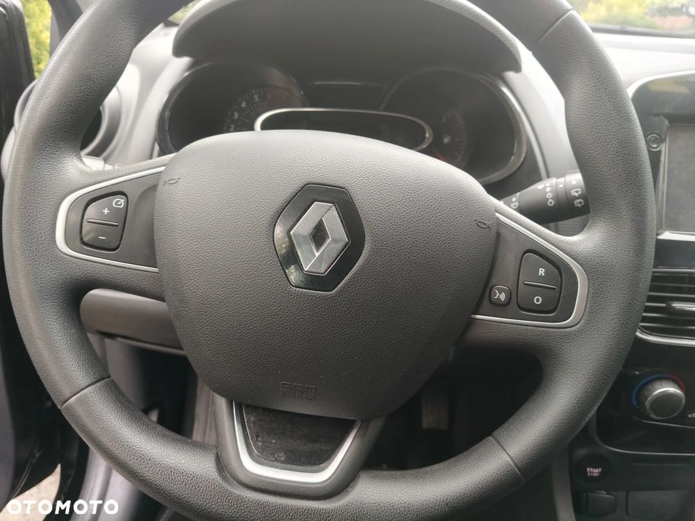 Renault Clio 1.2 16V 75 Business - 11