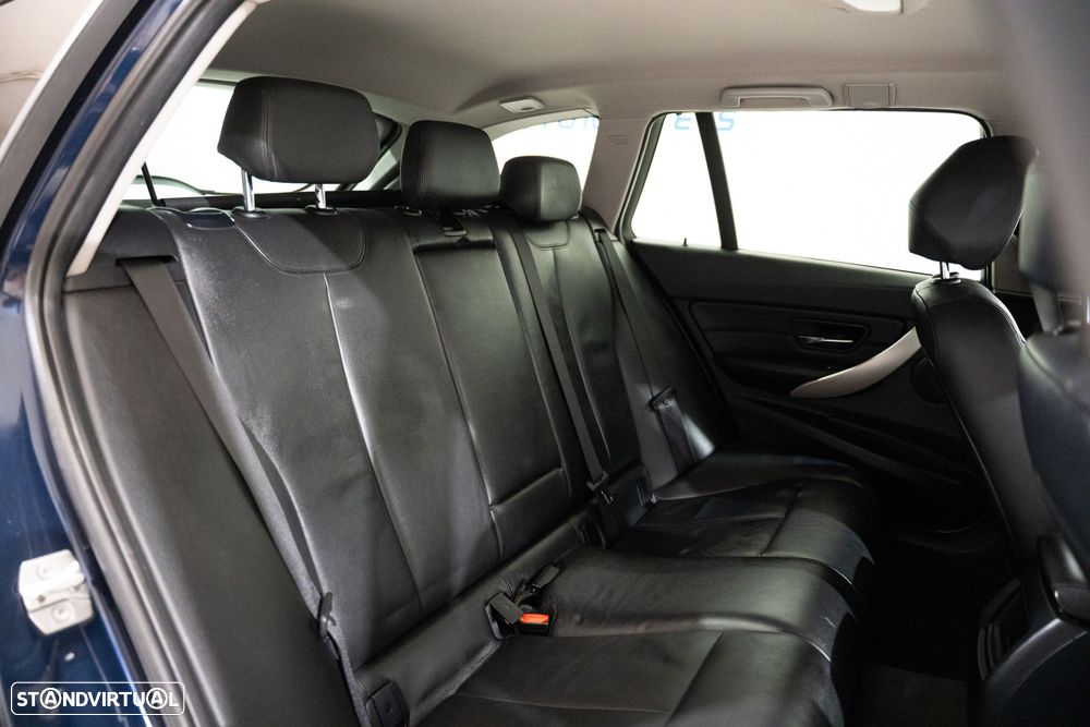 BMW 318 d Auto Line Sport - 23