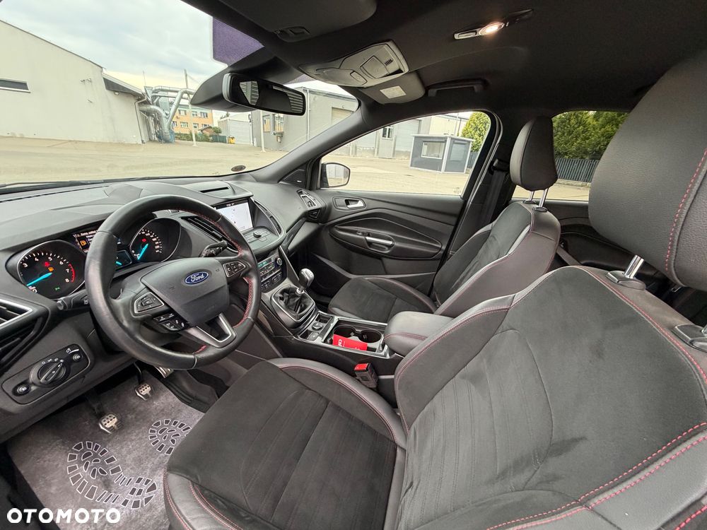 Ford Kuga 1.5 EcoBoost 2x4 ST-Line - 12