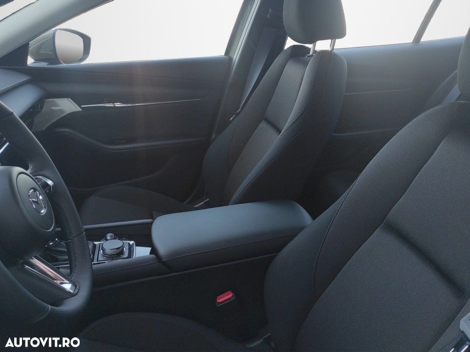 Mazda 3 e-Skyactiv X186 AT MHEV Center-Line - 4