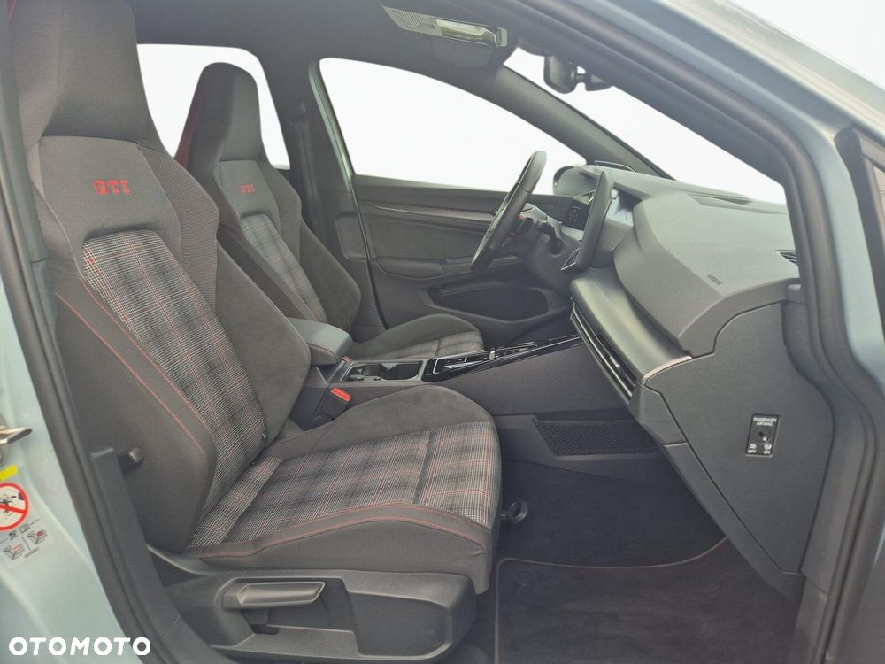 Volkswagen Golf - 12