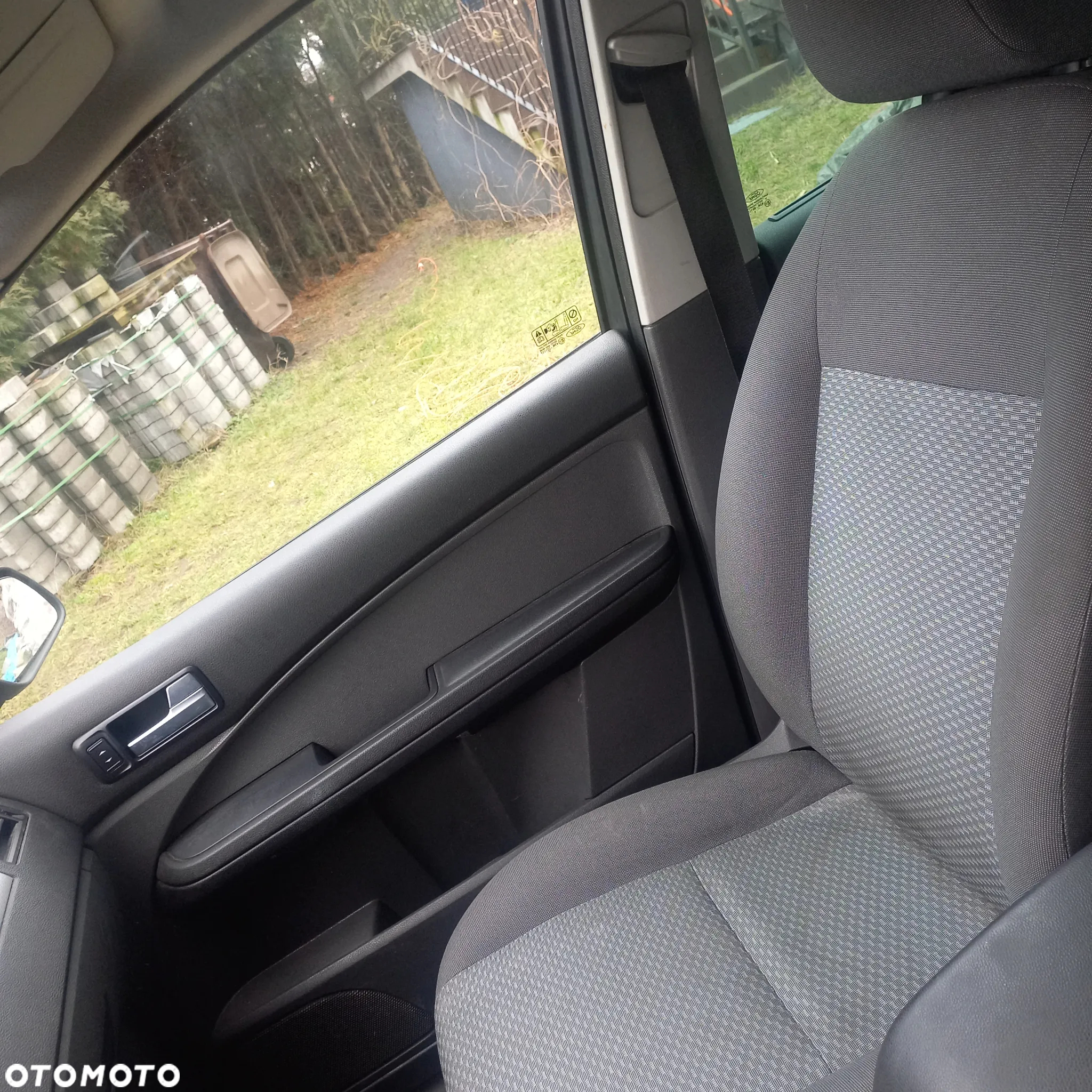 Ford Focus C-Max 1.6 TDCi Ambiente - 3