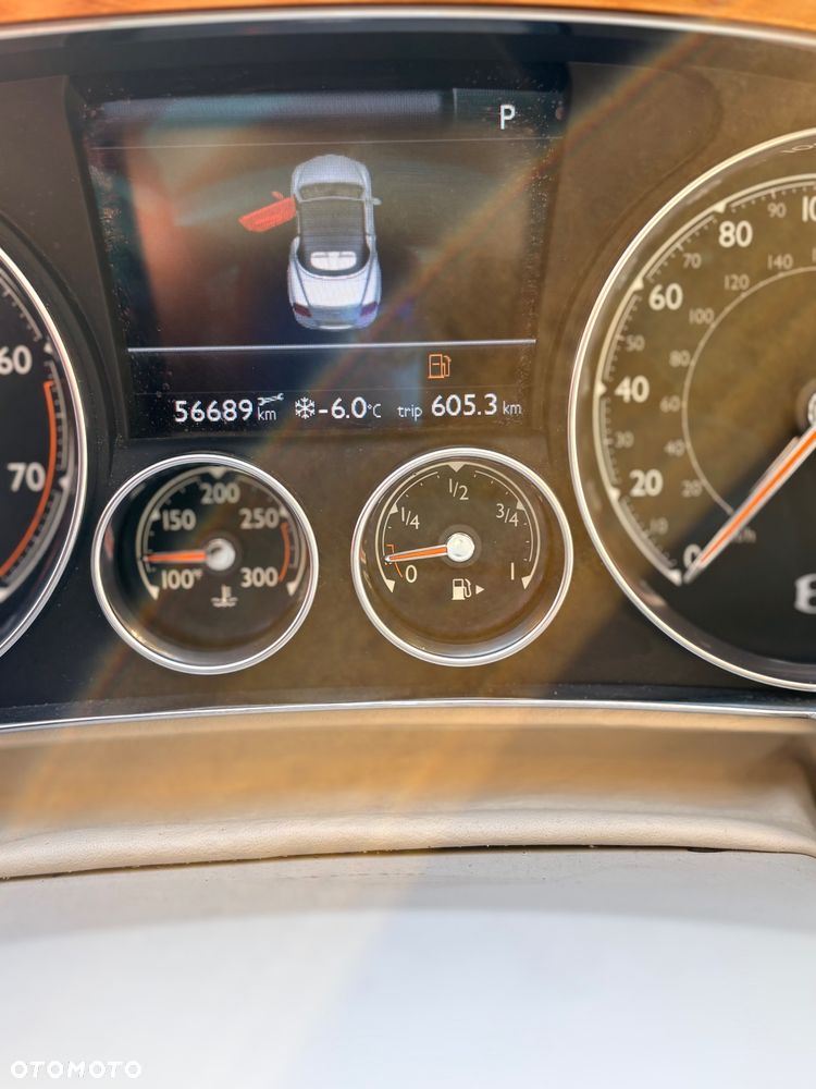 Bentley Continental GT V8 Convertible - 11