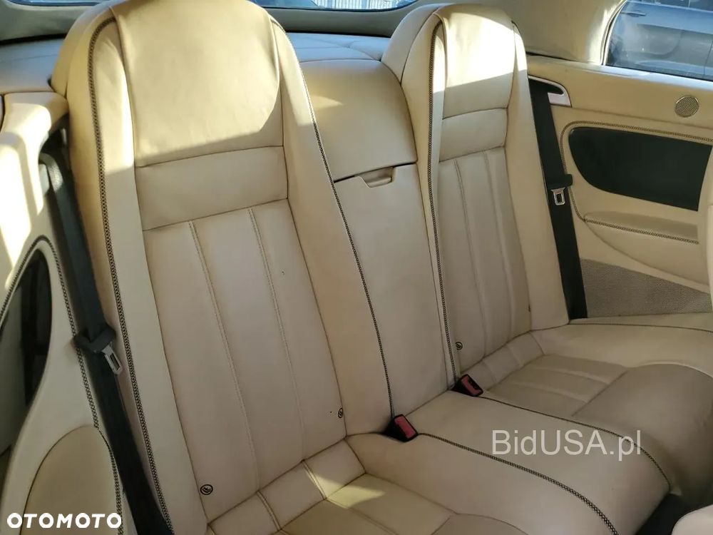 Bentley Continental GT - 11