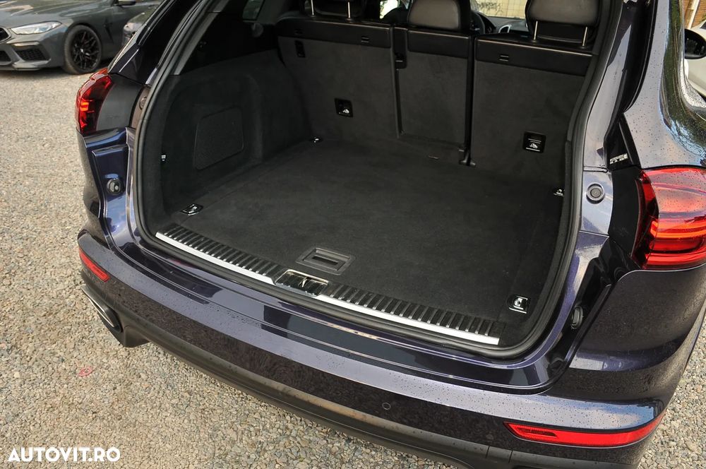 Porsche Cayenne Platinum Edition - 35