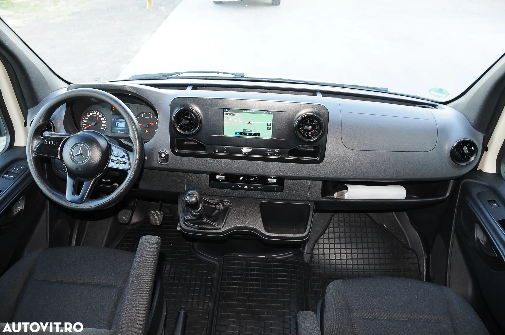 Mercedes-Benz Sprinter - 7