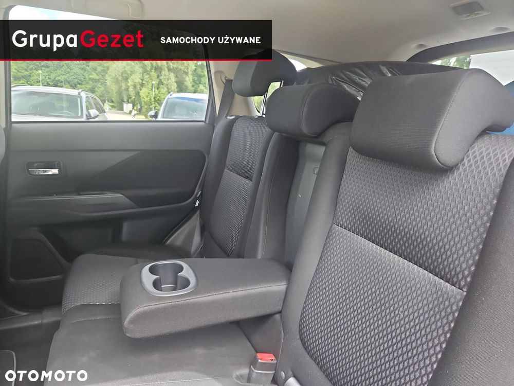 Mitsubishi Outlander - 16