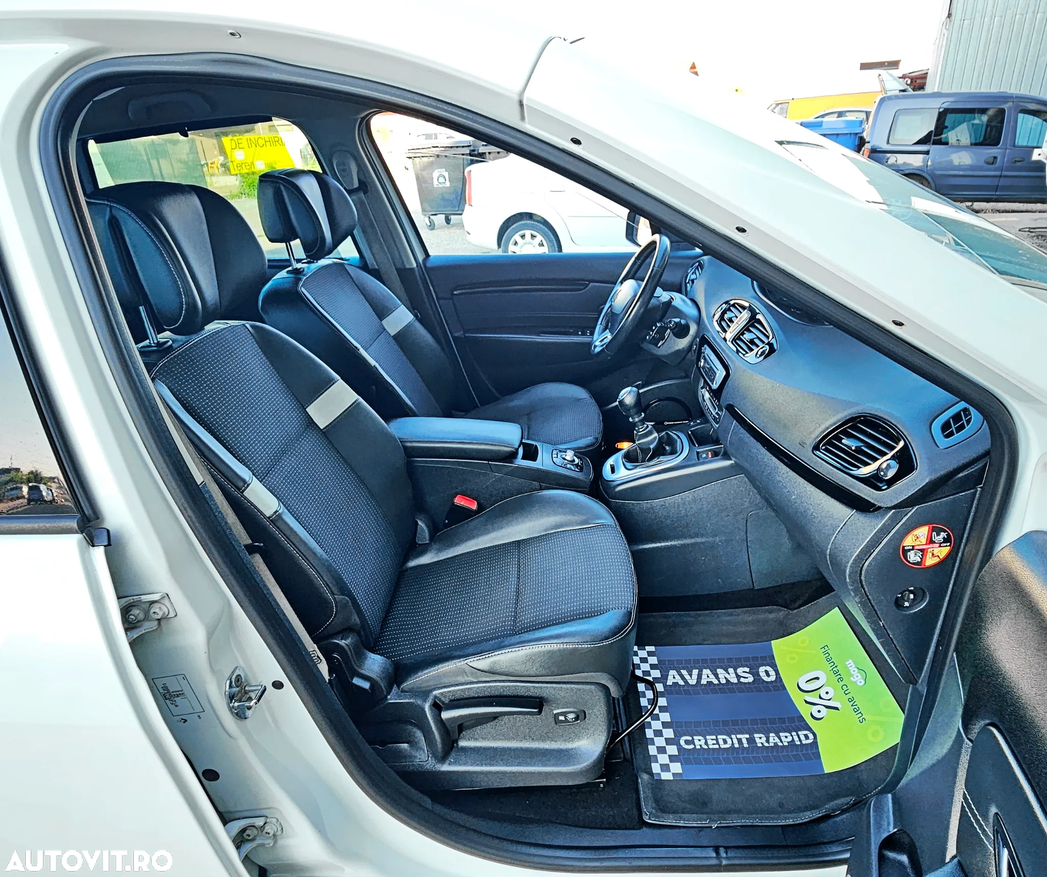 Renault Grand Scenic - 12