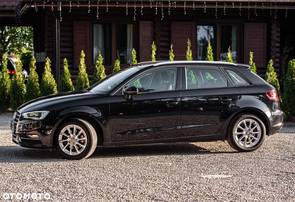 Audi A3 Sportback 1.6 TDI Attraction - 3