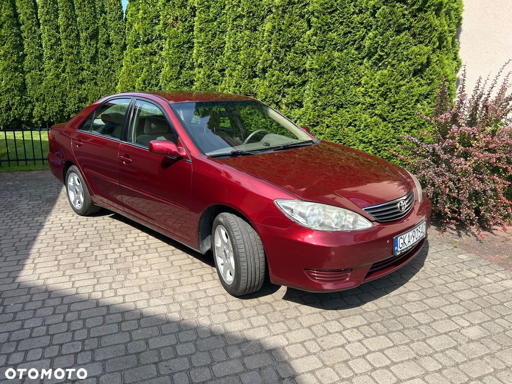 Toyota Camry - 19