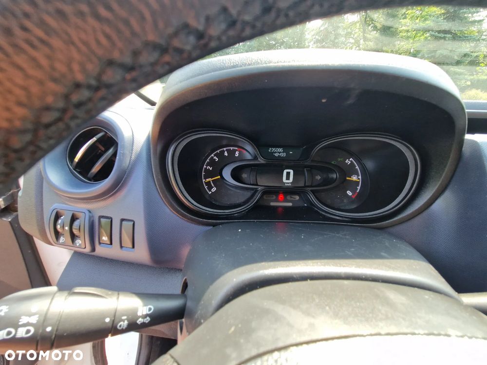 Opel VIVARO - 14