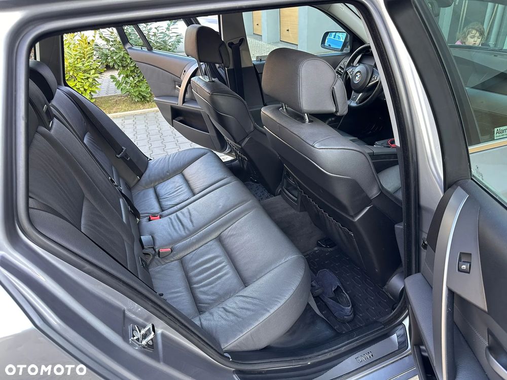 BMW Seria 5 525i - 11