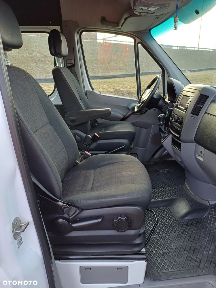 Mercedes-Benz SPRINTER - 11