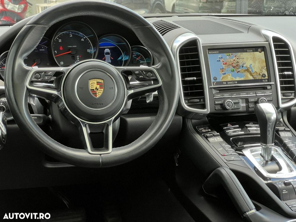 Porsche Cayenne - 10
