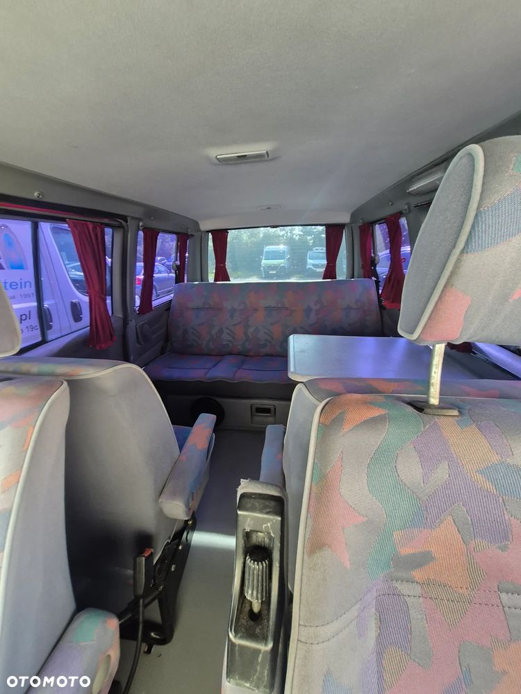 Volkswagen Multivan - 15