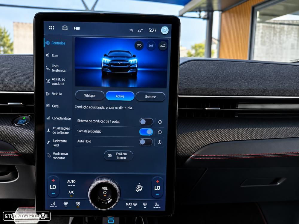Ford Mustang Mach-E 75.7 kWh Premium AWD - 30