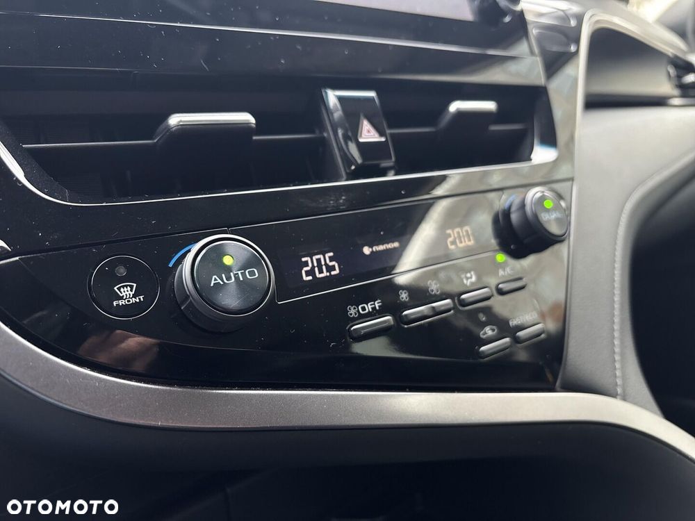 Toyota Camry 2.5 Hybrid Executive CVT - 34