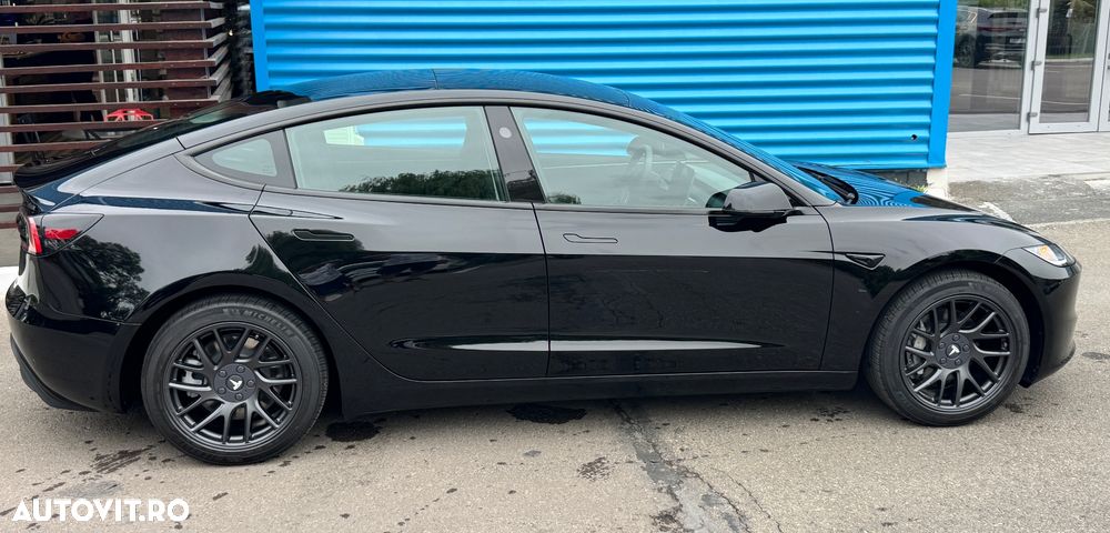 Tesla Model 3 - 18