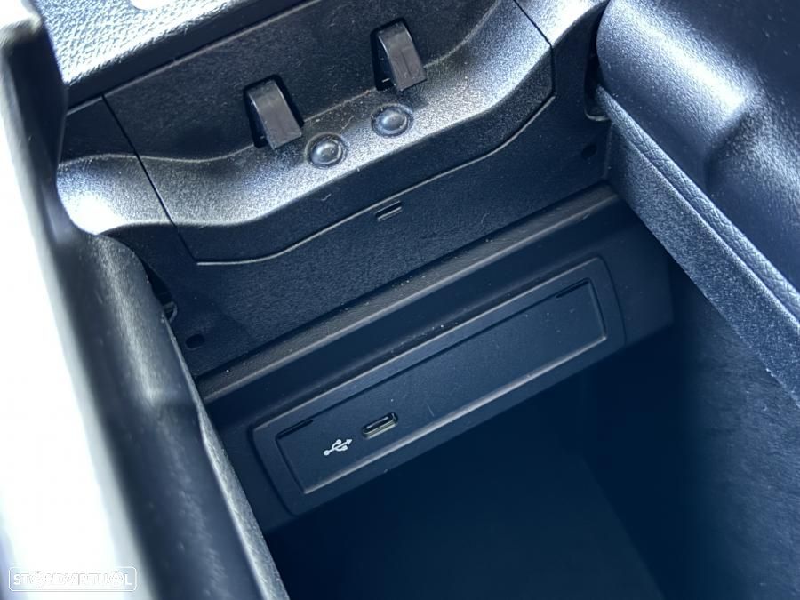 Mercedes-Benz GLA 250 e 8G-DCT Style - 14